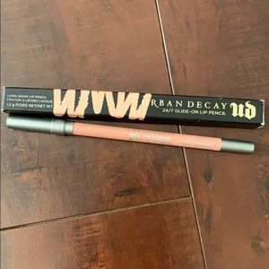 UD Urban Decay lip pencil in WALK OF SHAME